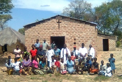 church-and-group_Zambia_12-16-14